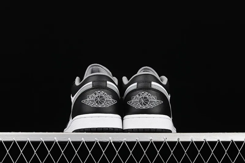 All categories Air Jordan Jordan series basketball shoes Air Jordan 1 Low G version pure original Air Jordan 1 Low AJ1 Joe 1 black and white gray low-top cultural leisure sports sneakers 553558-040
